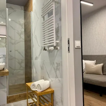 Apartman Enes Legnicka Street B