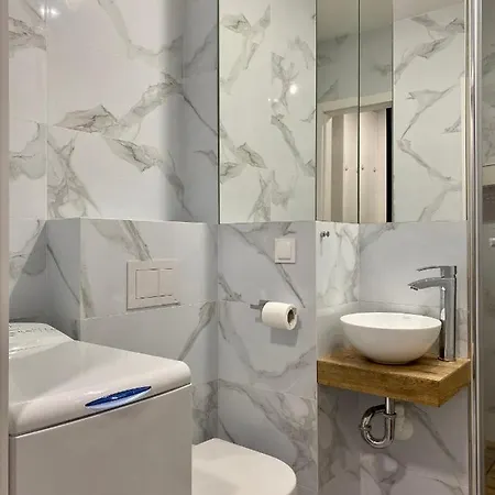 Apartman Enes Legnicka Street B