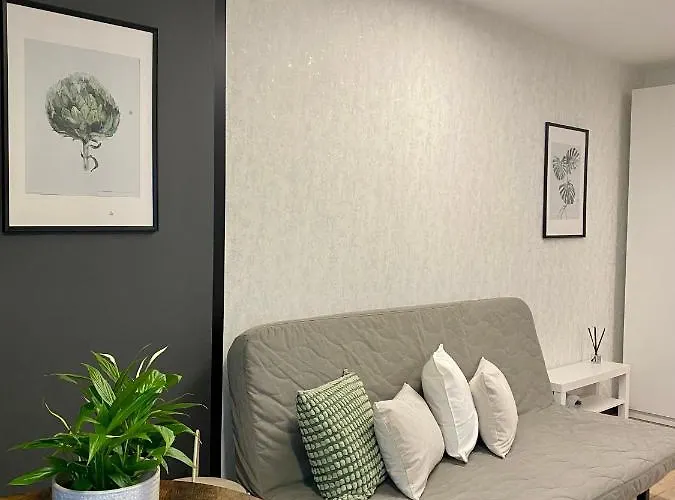 아파트 Enes Legnicka Street B *